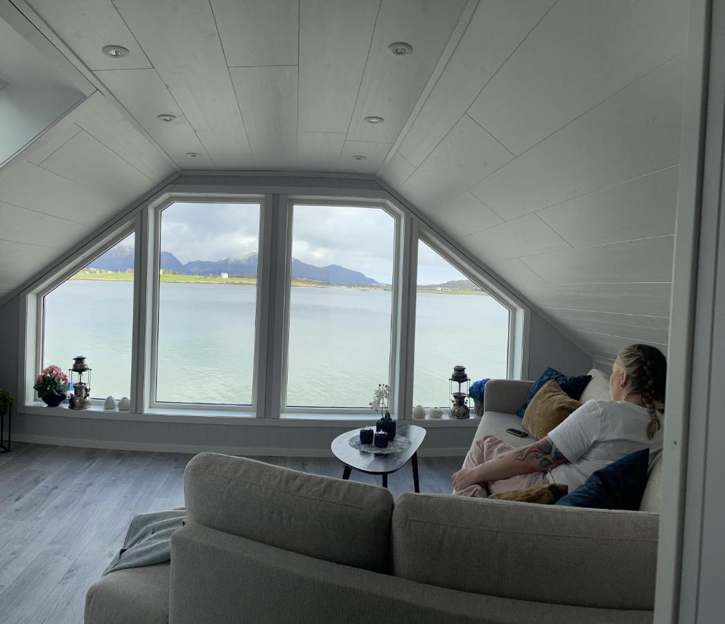 Luxurious Cabin By The Waterfront Leknes Exterior photo